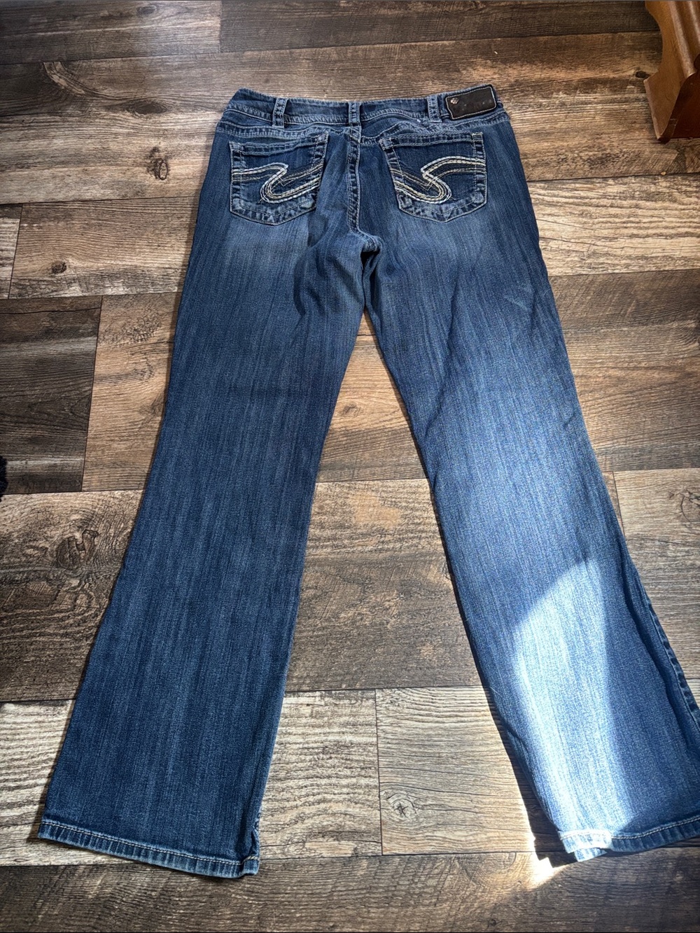 Silver Jeans Dark Blue Wide Leg Jeans with Embroidered Back Pockets